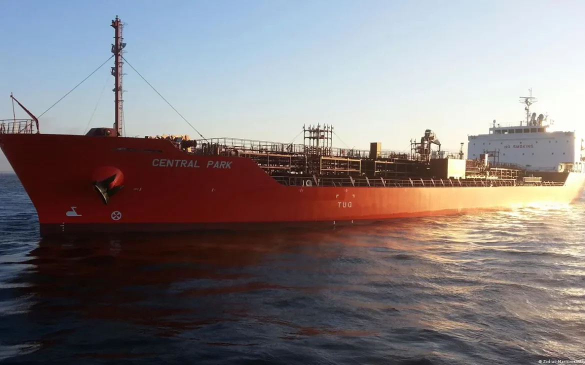 La Marina estadounidense libera a buque petrolero secuestrado en el Mar Rojo cerca de Yemen